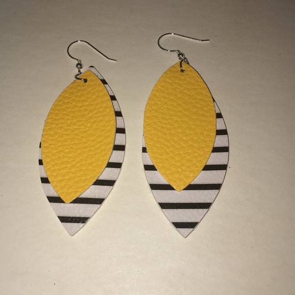 no brand Jewelry - Leather earings